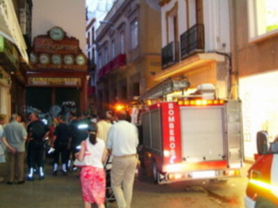 Bomberos en la calle Sierpes de Sevilla. Se quedo en el susto