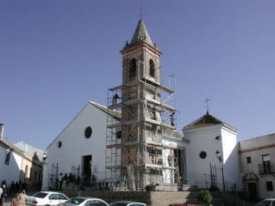 Comienza la restauración de la torre de la Parroquia de Gines