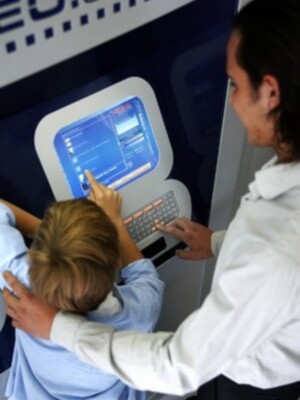 Gran acogida entre los franquiciados de Original-Vídeo a las últimas novedades técnicas de sus videocajeros