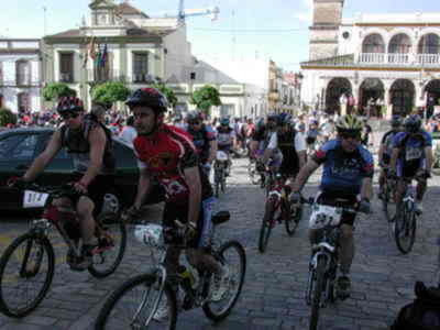 Más de 450 personas participaron en la Marcha Cicloturista Caminos del Aljarafe