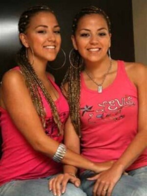 Las nuevas reinas del verano son dos gemelas de 20 años