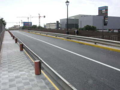 Concluyen las obras para mejorar la seguridad de los peatones en el puente Gines-Bormujos