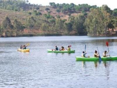 Alta participación en la primera Acampada Joven Multiaventura celebrada en la reserva natural del Castillo de las Guardas