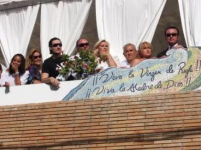 Ortega cano con sus hijos y la familia Mohedano cumplió su promesa con la Virgen de Regla  y recordó a Rocio Jurado 