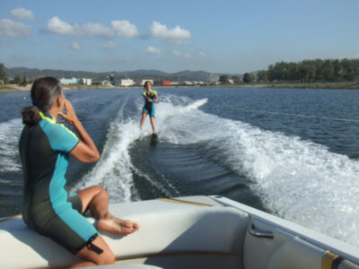 DoubleWake Sevilla, lugar elegido para los cursos de esquí náutico adaptado de Deporte y Desafío