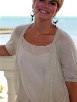 La actuacion de Pasion Vega suspendida el martes se ofrecera el domingo a las 12