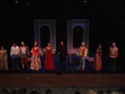 Lleno completo en el Auditorio de Pilas para presenciar la obra de La Celestina