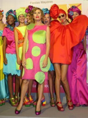 Agatha Ruiz de la Prada recibe en Sevilla un premio por su dedicación a la moda