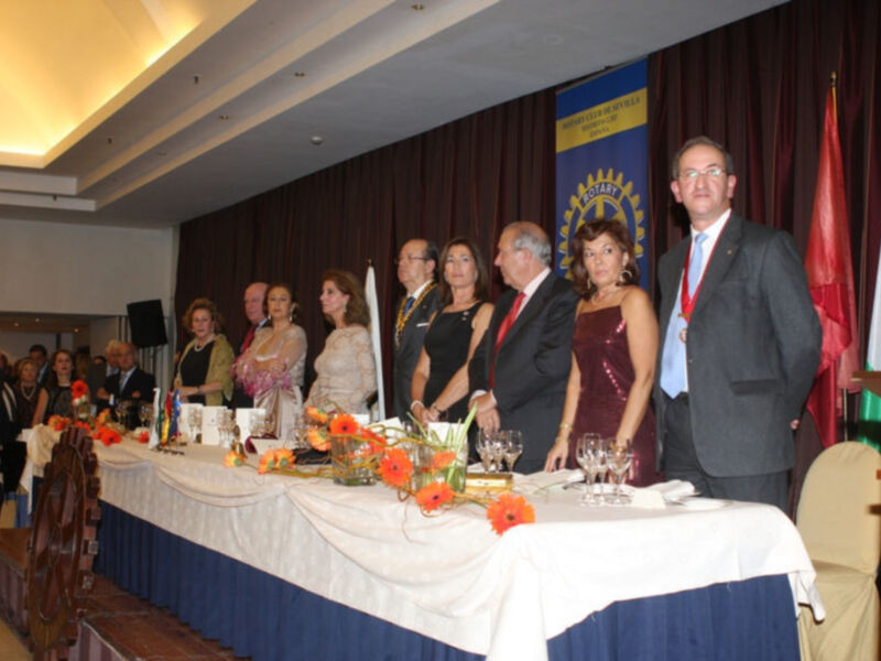 El Rotary Club de Sevilla, entregó el Premio Sevillana del Año 2010, a la Excma. Sra. Dª Isabel de León Borrero