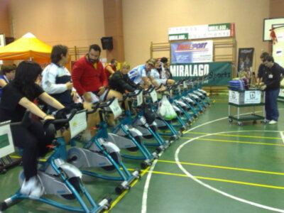 Arrancan las 25 horas de pedaleo solidario.