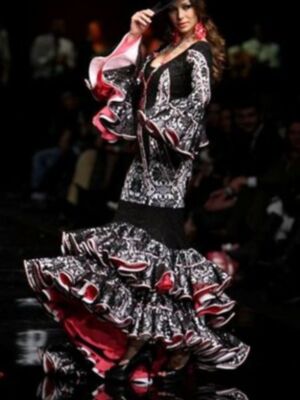 Beatriz Trapote regresa de Colombia y se estrena como modelo en Simof 2011