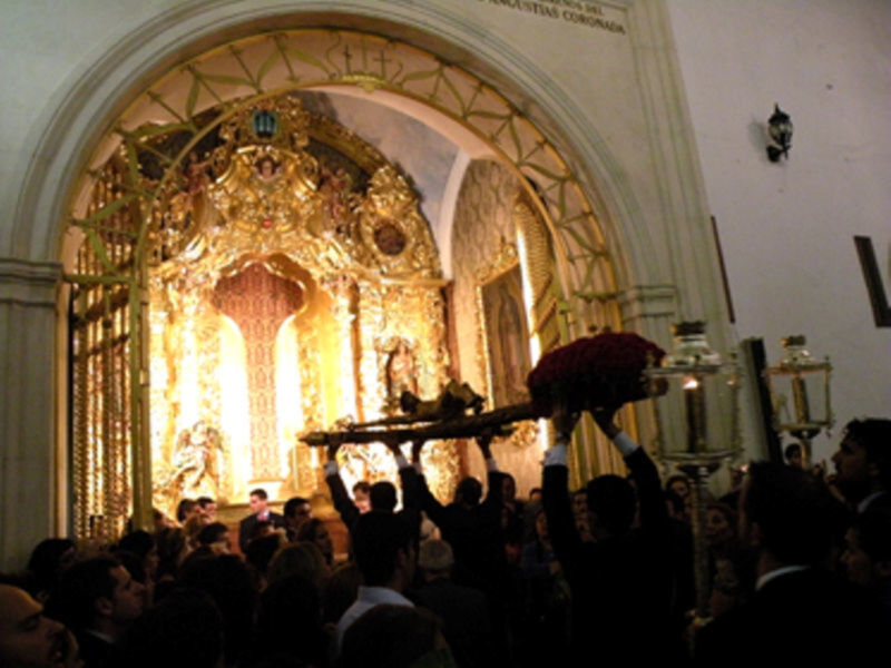 Solemne Procesión de subida de los titulares de la Hermandad de la Vera-cruz de Alcalá del Río (Sevilla)