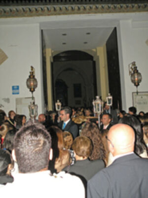 Solemne Procesión de subida de los titulares de la Hermandad de la Vera-cruz de Alcalá del Río (Sevilla)