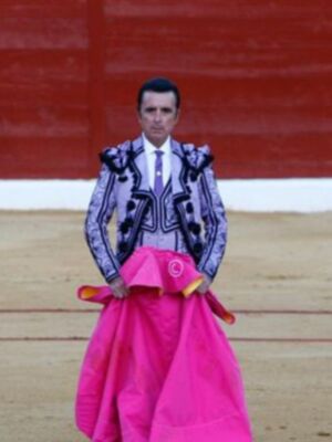 Ortega Cano operado del pie