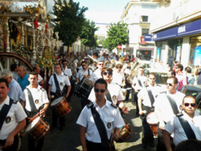 Solemne Procesión Eucarística, por las calles de la barriada Sevillana del Cerro del Águila‏