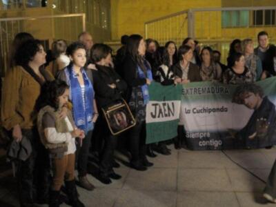 David Bisbal se refugia en el trabajo y en buenas amigas tras su enfrentamiento con Elena Tablada