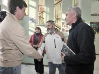 Cayetano Martínez de Irujo visita agricultores de Marinaleda