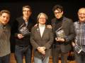 Premiados en el Festival de Cine de Jaén, recogiendo sus galardones en el escenario.