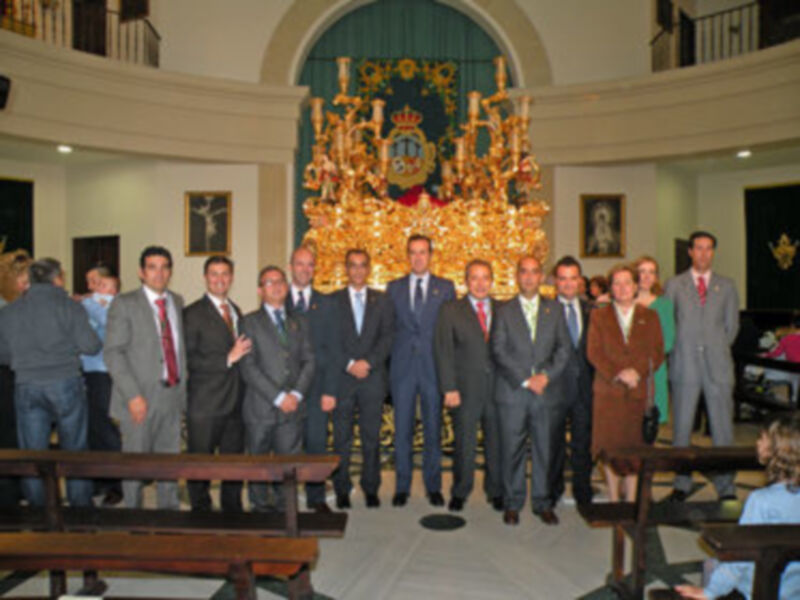 Exposición del magnífico paso procesional del Cristo de la Vera-cruz de Alcalá del Rio.