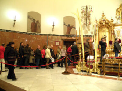 Solemne besamanos del Gran Poder en la madrugada del Sábado Pasión