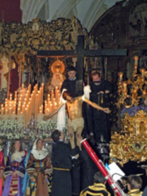 Galería del Descendimiento de Cristo en la Hermandad de la Soledad de Alcalá del Río (Sevilla)