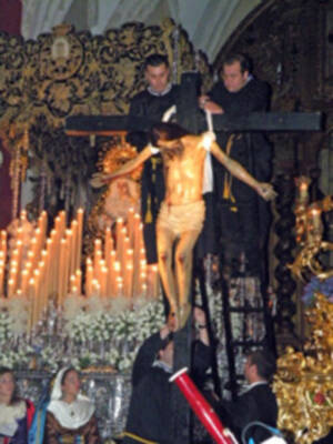 Galería del Descendimiento de Cristo en la Hermandad de la Soledad de Alcalá del Río (Sevilla)