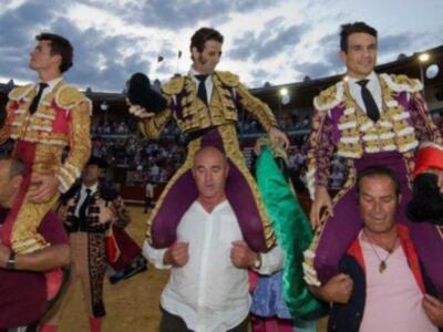 La duquesa de Alba reanuda su vida en Sevilla tras la luna de miel