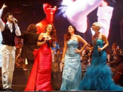 Eva González fan de la copla en el estreno del espectáculo azabache