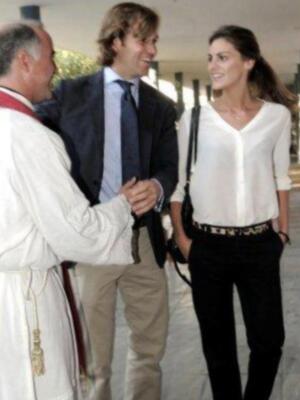Amaia Salamanca y Rosauro Baro, cada día más cerca de la boda fotografiados junto al cura que casa a los famosos 