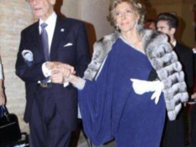 Luis Alfonso de Borbón y su esposa padrinos de la magnifica fiesta aniversario de la revista Escaparate en Sevilla