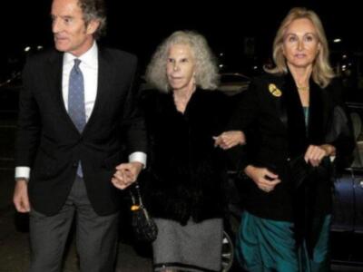 Los duques de Alba, Naty Abascal, Ana María Abascal y Alejandra Ortiz Osborne y su marido Joaquín Buendía, en el estreno de placido domingo en la maestranza