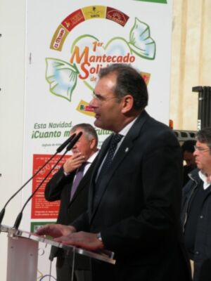 Sevilla. EL sábado los empresarios de Estepa hicieron entrega en el acto de 1500 kilos de Productos Navideños para las familias necesitada de Sevilla.