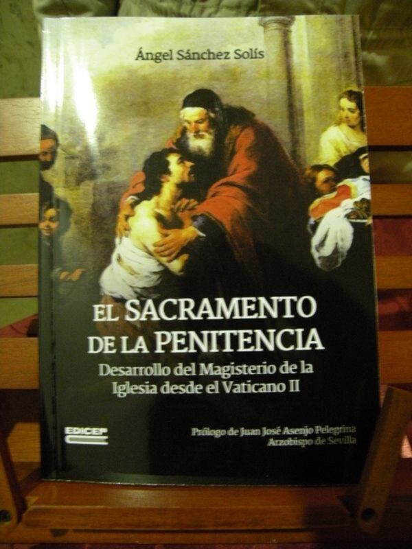 El libro 'El Sacramentario de la Penitencia' de Ángel Sánchez Solís, con una portada que muestra una escena religiosa.