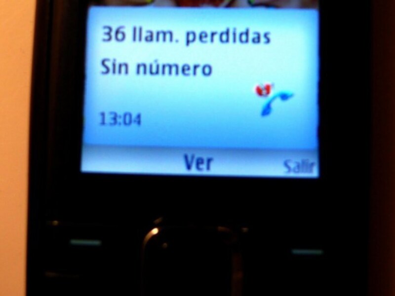 36 llamadas perdidas sin número. Ver o Salir. 13:04.