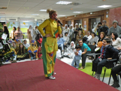 El cartero Real de las Hermandades de víspera visito el Hospital Macarena
