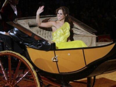 Alfonso Díez ejerce de duque de alba y entrega premio a Bo Derek