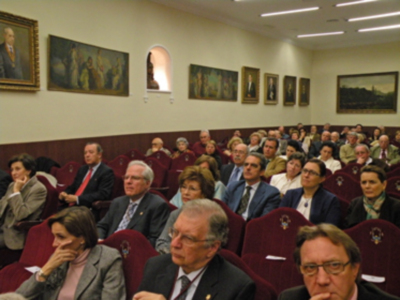 Sevilla.El Ateneo reconoció la labor de Caritas Diocesana con la medalla de Oro de su instituición.