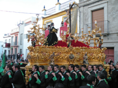 Esplendor de Jueves Santo en la Hermandad de la Vera-cruz de Alcalá del Río