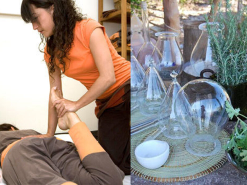 Una terapeuta realiza un masaje suave sobre una persona acostada, mientras que en la otra imagen, se observa una mesa con un vaso de cristal y una planta en un recipiente de madera.