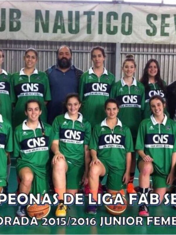 Equipo femenino de baloncesto del Club Náutico Sevilla, temporada 2015/2016.