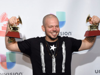 Residente recibe dos gramófonos en la decimoctava entrega de los  Latin Grammy Awards  con su nueva producción  titulada Residente