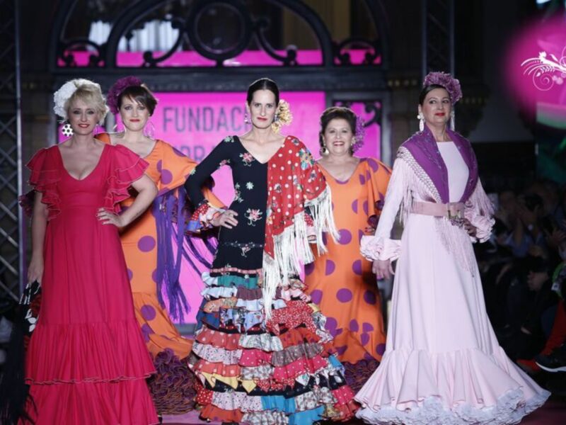 NdP Pacientes y supervivientes de cáncer protagonizan el desfile solidario de la Fundación Sandra Ibarra en We Love Flamenco