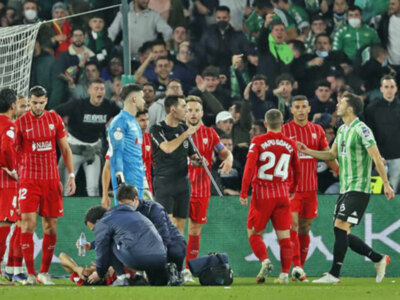 Un  palo entristece el derbi sevillano