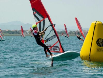 Tridente del Náutico Sevilla en el Campeonato del Mundo juvenil de la clase iQFoil   