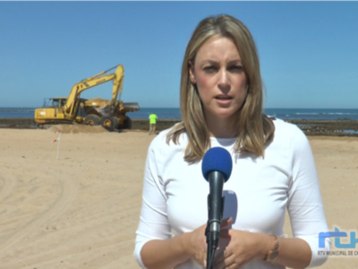 María Naval: Chipiona se ahorra 20.000 euros con la nivelación de la arena de la Cruz del Mar que realiza Costas