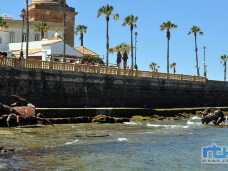 El conjunto escultórico ‘Cangrejos en el litoral gaditano’ de Alfredo Zarazaga se inaugura oficialmente mañana en la plaza de las Américas 