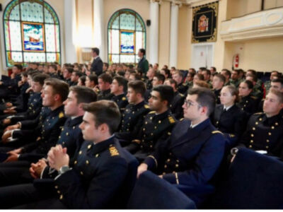 Ferrer-Dalmau abre el curso cultural de la Escuela Naval Militar con una brillante exposición sobre la memoria histórica a través de la pintura