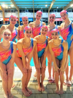 El Club Natación Sincro Sevilla, a un paso del podio en la primera cita nacional de la temporada