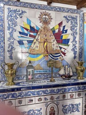 Solemne firma en el Libro de Honor de la Real Asociación de Caballeros de Guadalupe