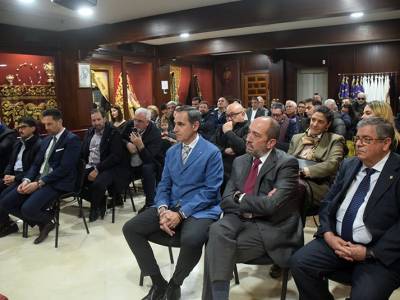  El Señor de la Sagrada Presentación al Pueblo anuncia la Semana Santa de 2026 en el cartel de la Tertulia Cofrade “El Costero”